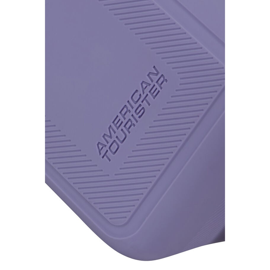 Urban Groove Toiletry Kit in the color Lavender. image number 4